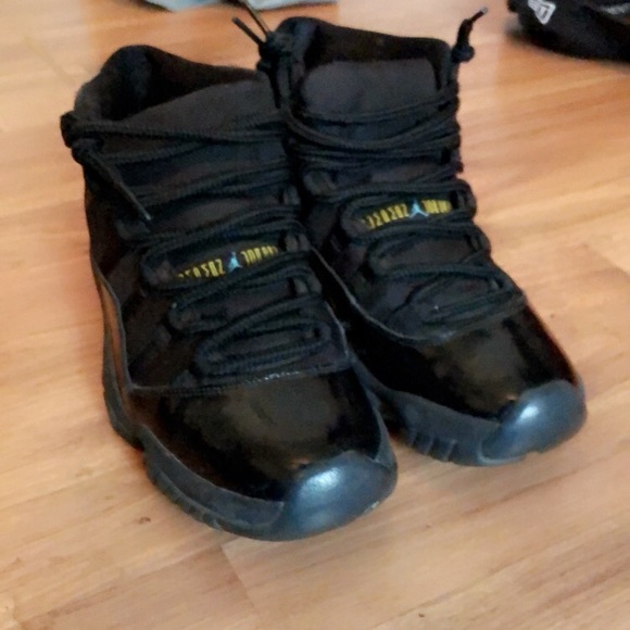 Jordan gamma 11s size 8.5. 8.5/10
